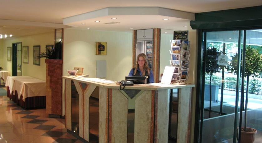 Hotel Best Western County House Saint-Gilles 내부 사진