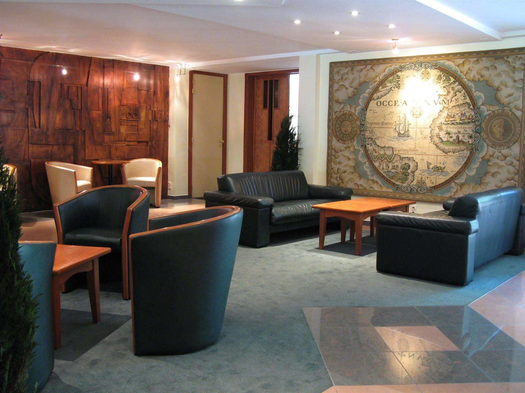 Hotel Best Western County House Saint-Gilles 내부 사진